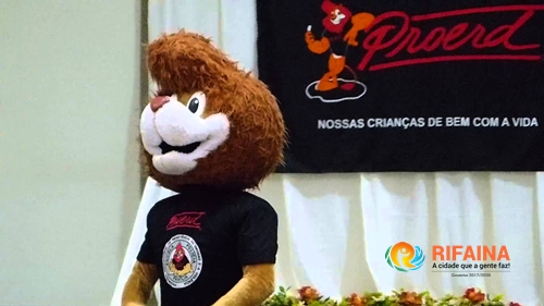CANIL DA PM E MASCOTES DO PROERD SÃO ATRAÇÕES DA FESTA DAS CRIANÇAS